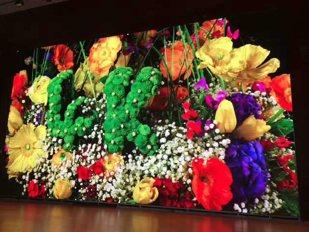 Van de het Pixelhoogte van 1R1G1B P2.4 het Kleine van het de Vertoningsscherm Binnen Geleide Commerciële Adverterende Comité